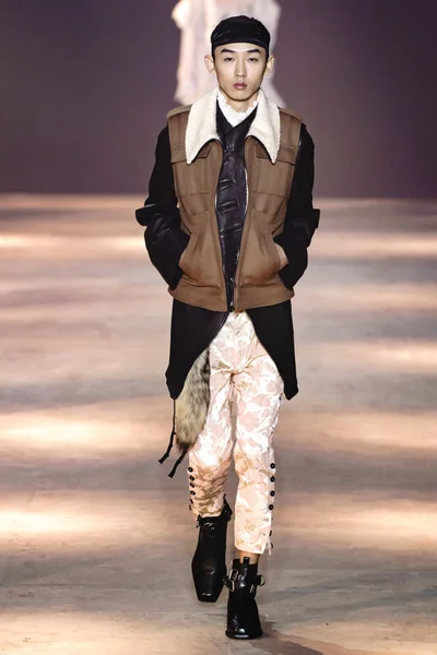 Look 38